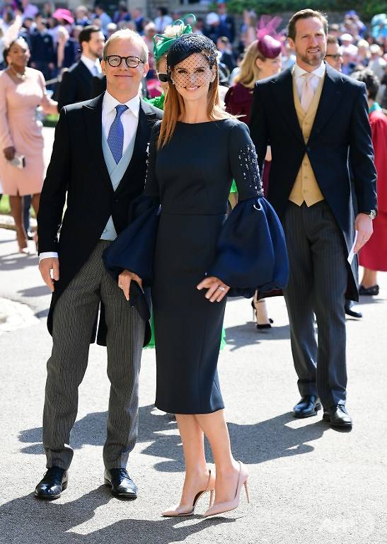 sarah-rafferty-royal-wedding-harry-meghan-suits-cast-fashion-celebrity-guest-list